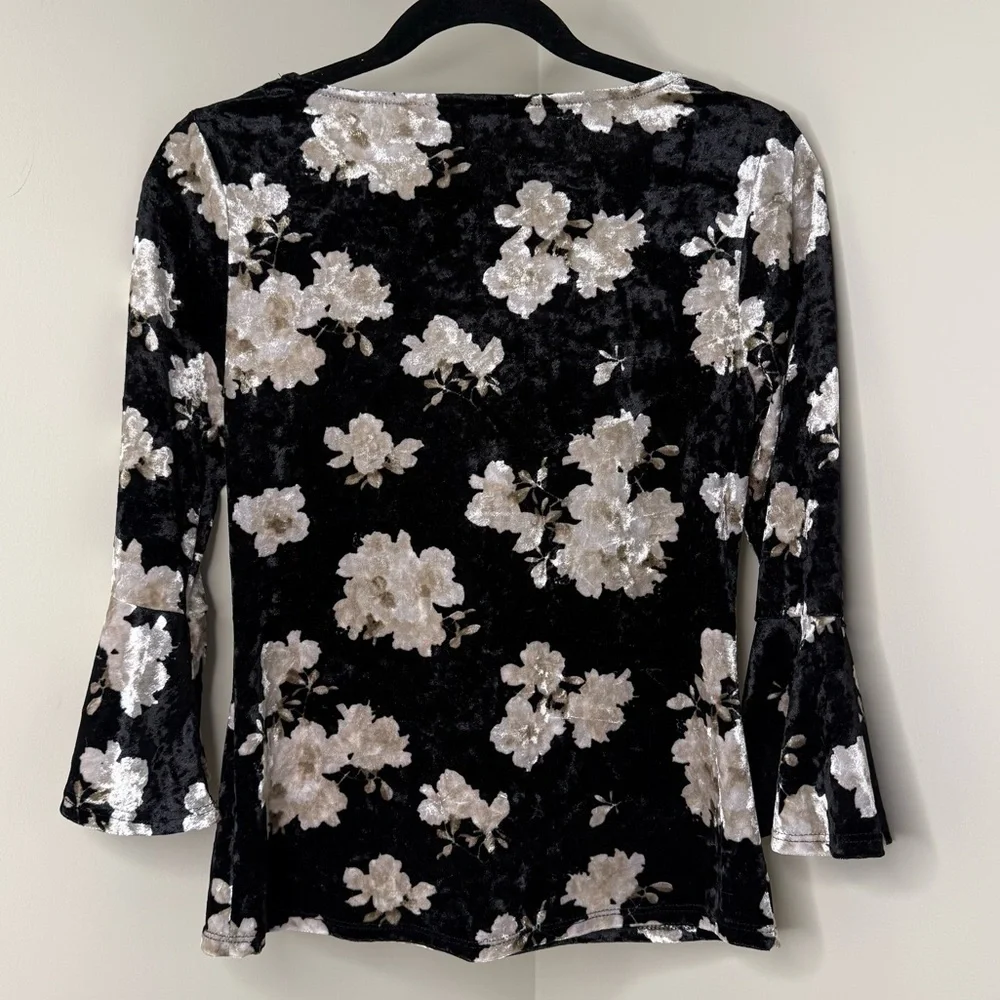 Suzy Shier Floral Velvet Top w/ Bell Sleeves | Light Academia Preppy & Dressy - Picture 3 of 5